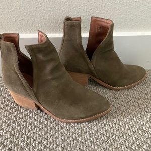 Jeffrey Campbell Orwell ankle boots bootie 7.5 olive green